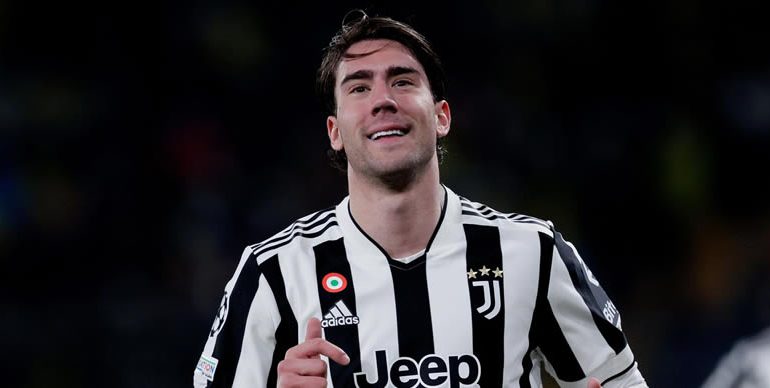 Juventus reject Bayern Munich €50m offer for Vlahovic