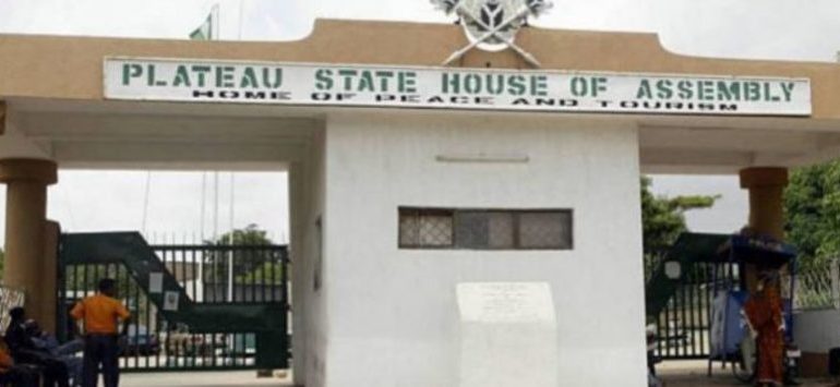 JUST IN: Police return to seal Plateau Assembly