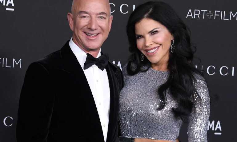 Jeff Bezos engaged to long-time girlfriend, Lauren Sánchez