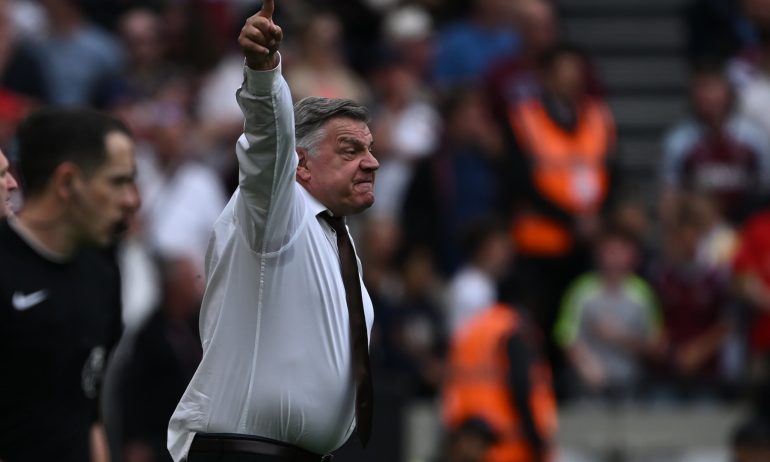 Allardyce leaves Leeds after failing in rescue mission